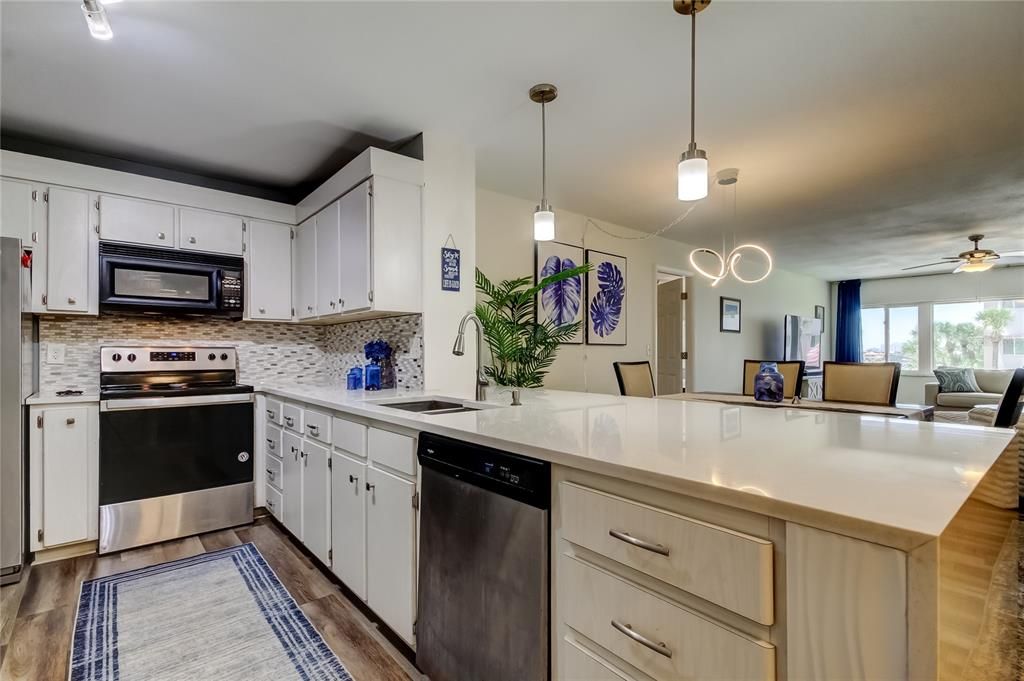 For Sale: $364,900 (2 beds, 2 baths, 1440 Square Feet)