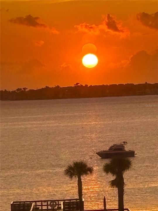 For Sale: $364,900 (2 beds, 2 baths, 1440 Square Feet)