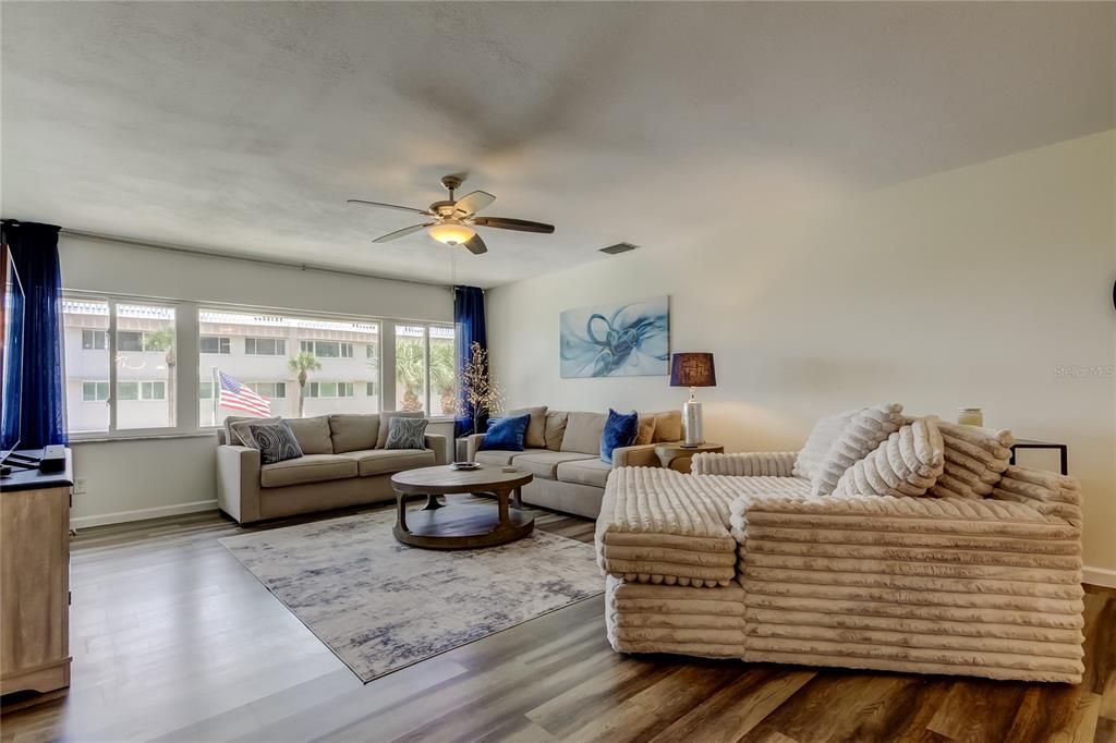 For Sale: $364,900 (2 beds, 2 baths, 1440 Square Feet)