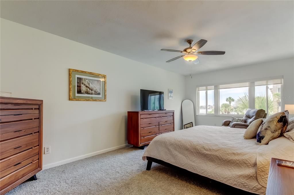 For Sale: $364,900 (2 beds, 2 baths, 1440 Square Feet)