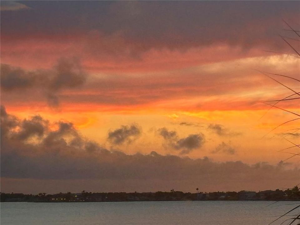 For Sale: $364,900 (2 beds, 2 baths, 1440 Square Feet)