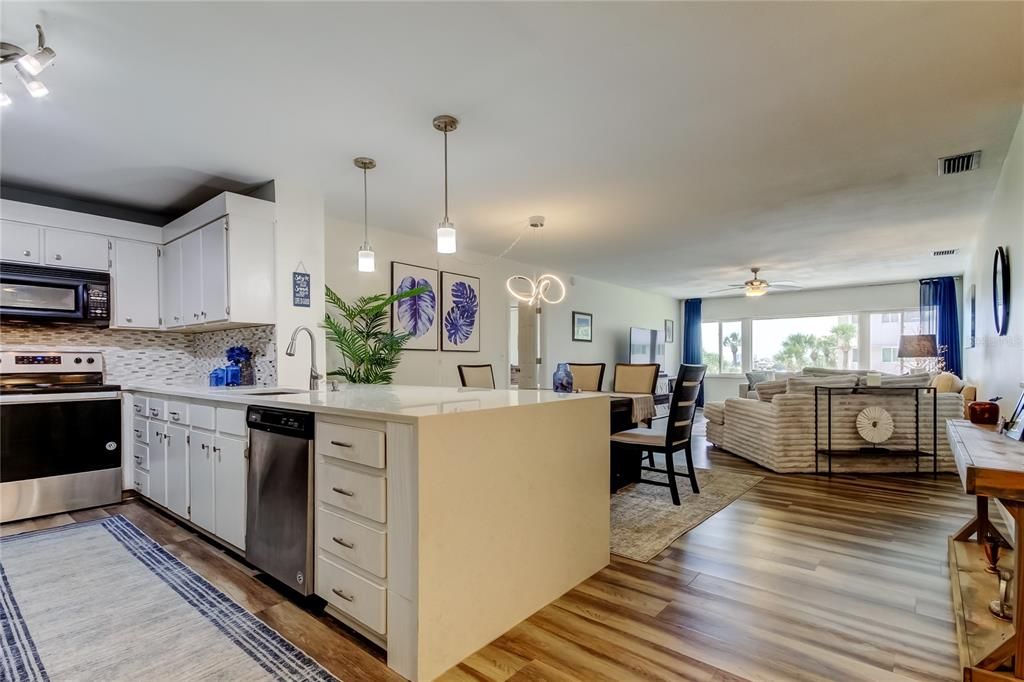 For Sale: $364,900 (2 beds, 2 baths, 1440 Square Feet)