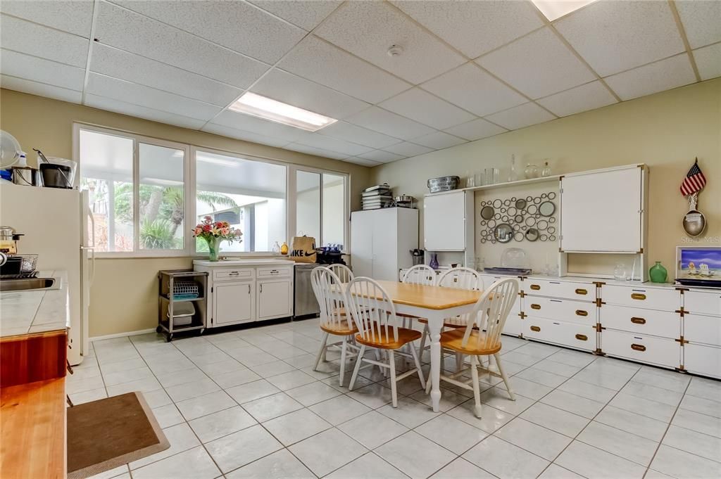 For Sale: $364,900 (2 beds, 2 baths, 1440 Square Feet)