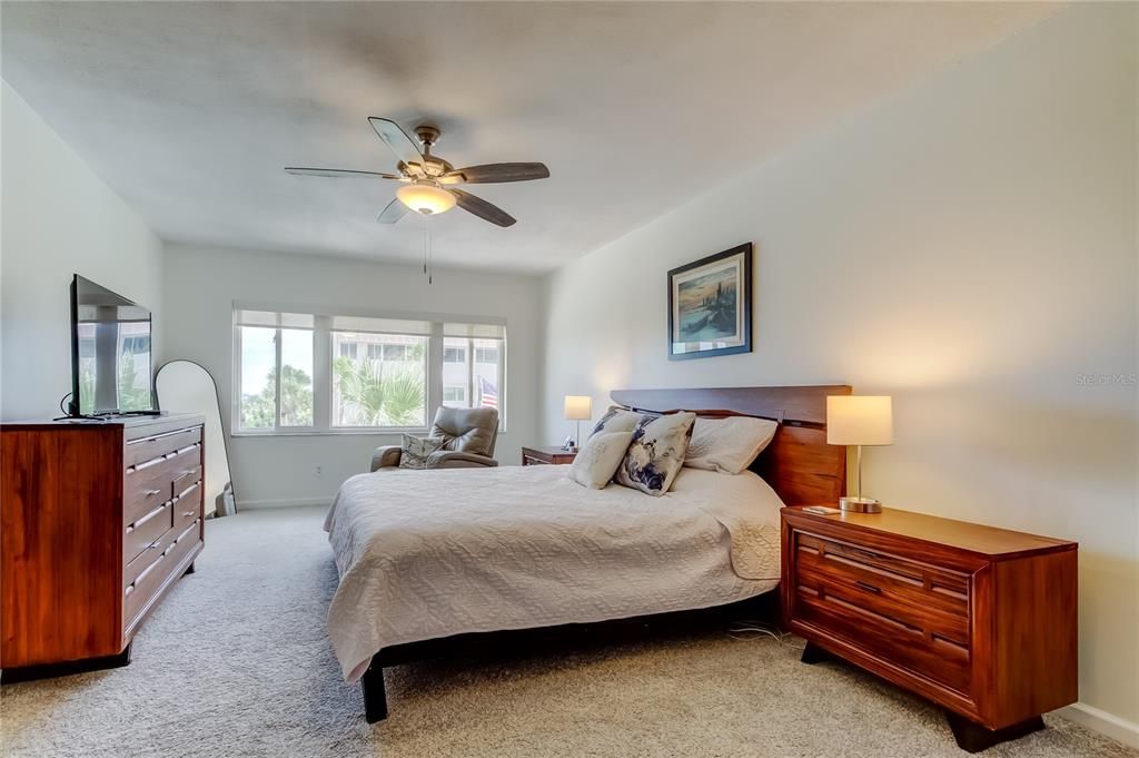 For Sale: $364,900 (2 beds, 2 baths, 1440 Square Feet)