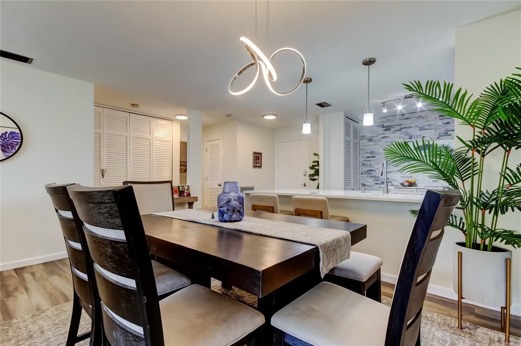 For Sale: $364,900 (2 beds, 2 baths, 1440 Square Feet)