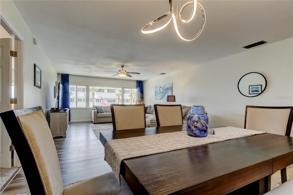 For Sale: $364,900 (2 beds, 2 baths, 1440 Square Feet)