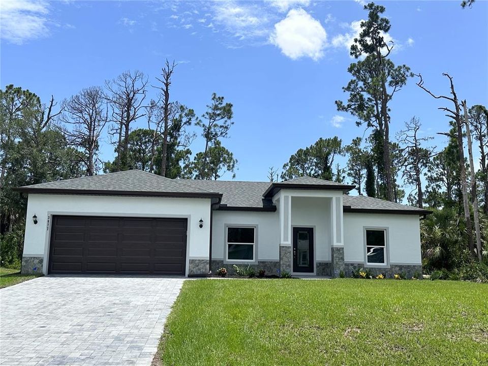 最近售出: $320,000 (3 贝兹, 2 浴室, 1464 平方英尺)