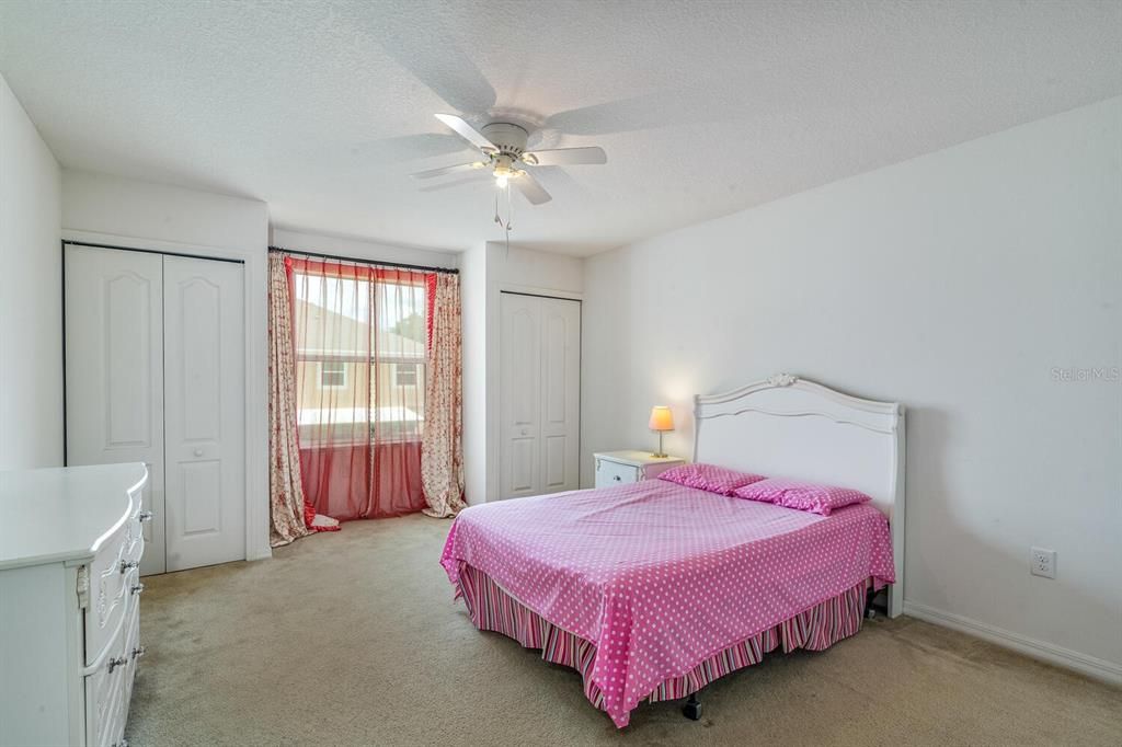 待售: $419,000 (6 贝兹, 4 浴室, 3920 平方英尺)