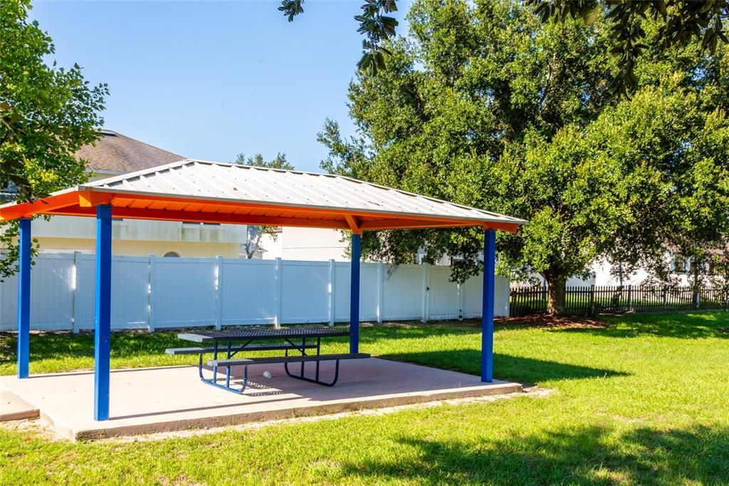 待售: $419,000 (6 贝兹, 4 浴室, 3920 平方英尺)