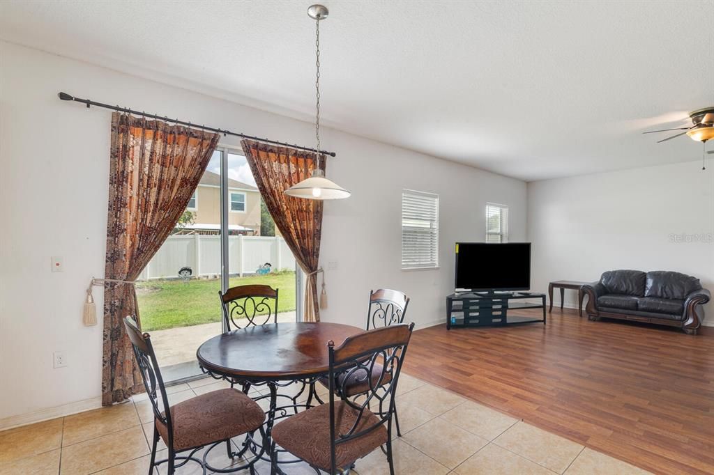 待售: $419,000 (6 贝兹, 4 浴室, 3920 平方英尺)