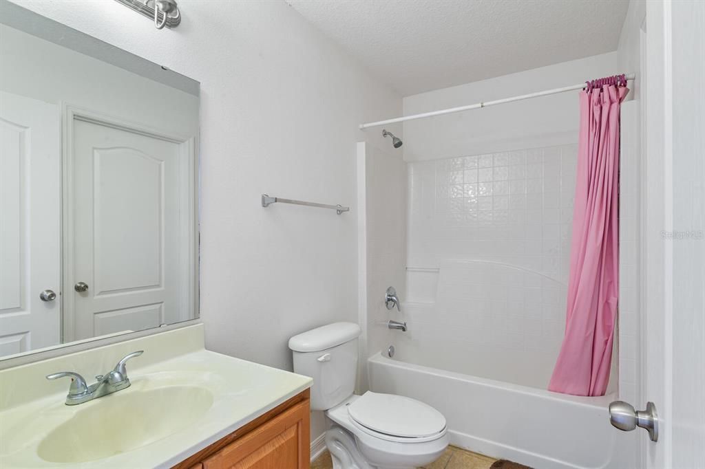 待售: $419,000 (6 贝兹, 4 浴室, 3920 平方英尺)