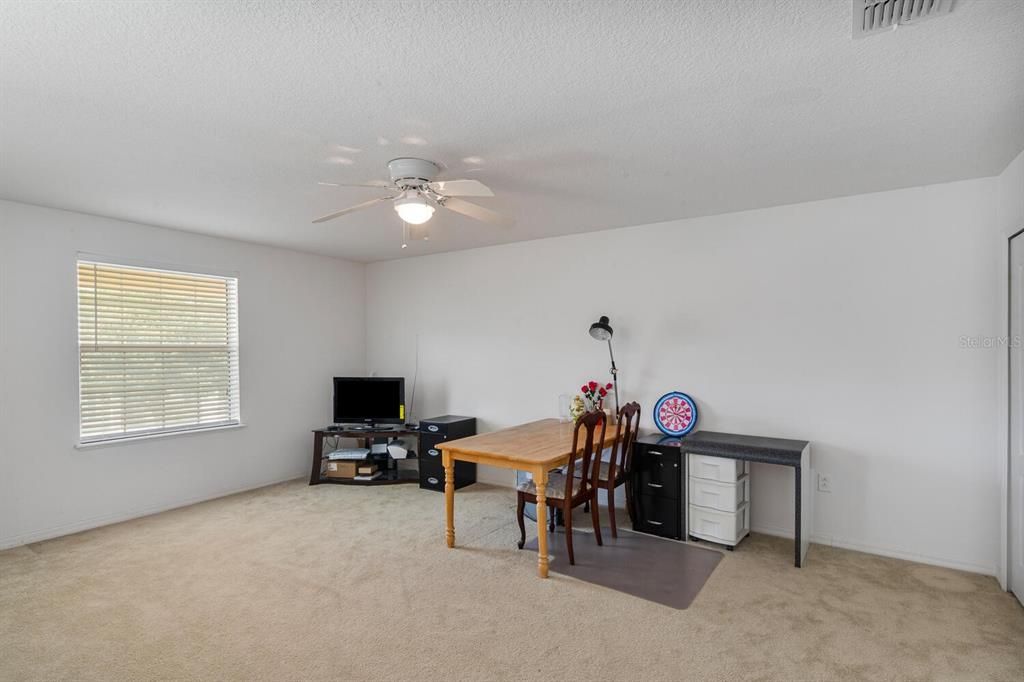 待售: $419,000 (6 贝兹, 4 浴室, 3920 平方英尺)