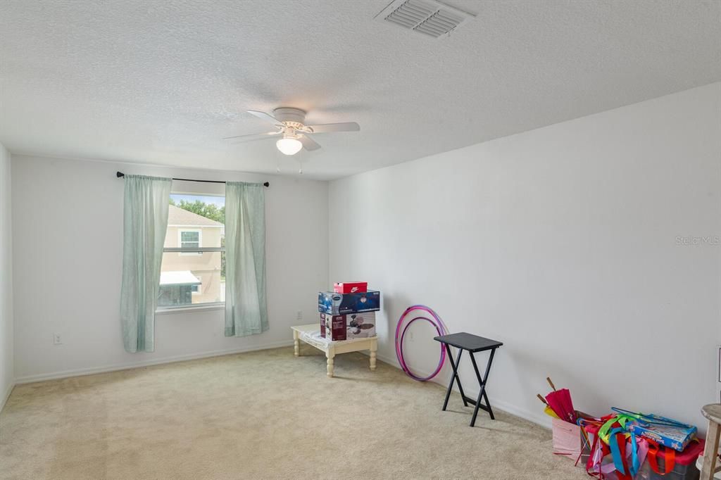 待售: $419,000 (6 贝兹, 4 浴室, 3920 平方英尺)