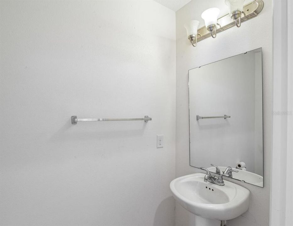 待售: $419,000 (6 贝兹, 4 浴室, 3920 平方英尺)