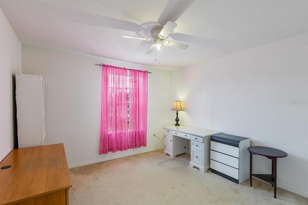 待售: $419,000 (6 贝兹, 4 浴室, 3920 平方英尺)