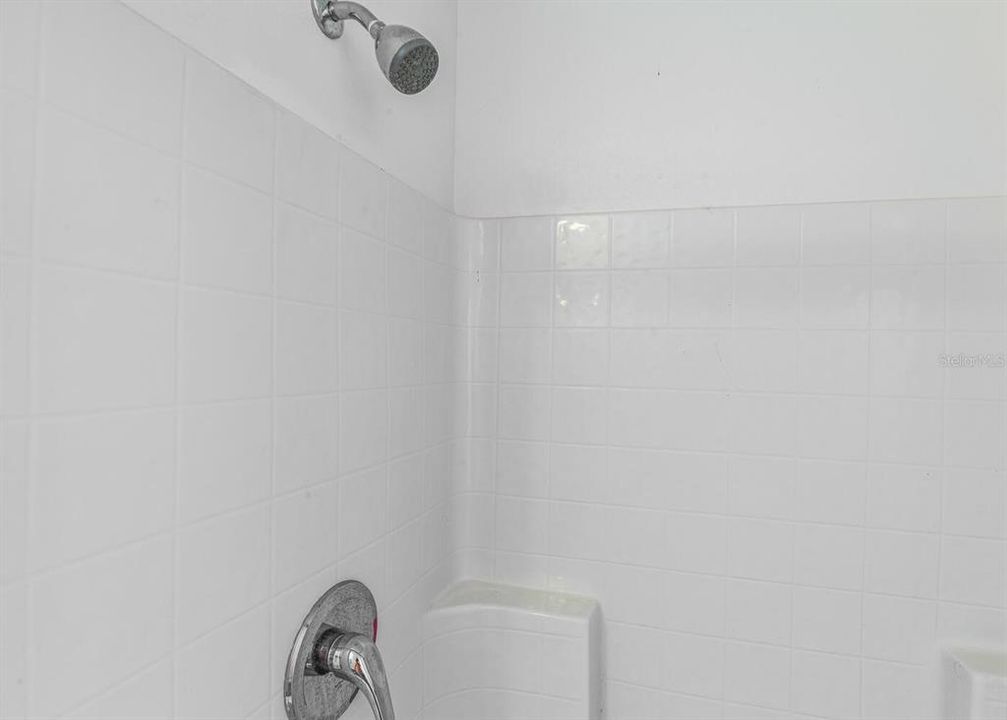 待售: $419,000 (6 贝兹, 4 浴室, 3920 平方英尺)