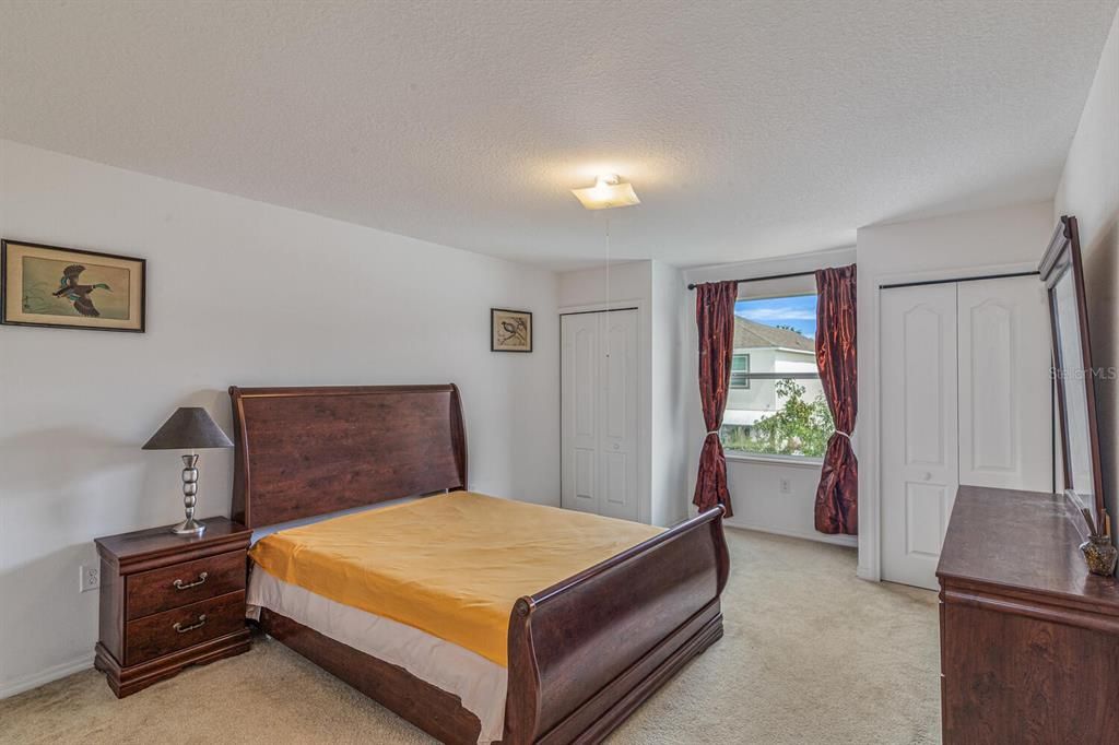 待售: $419,000 (6 贝兹, 4 浴室, 3920 平方英尺)