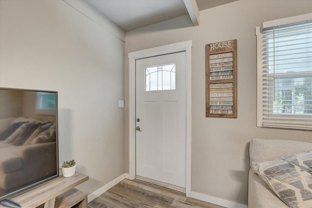 Activo con contrato: $2,000 (3 camas, 2 baños, 1176 Pies cuadrados)