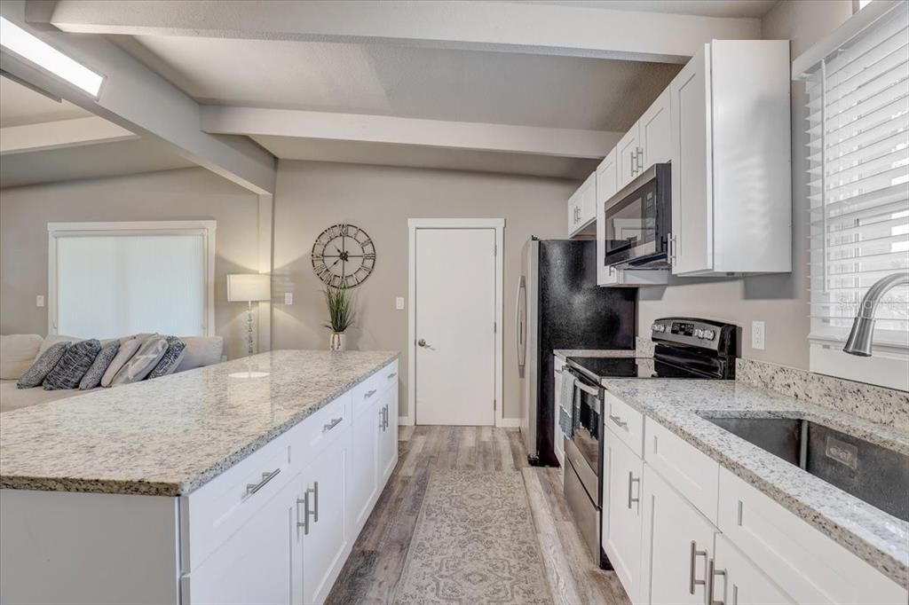 Activo con contrato: $2,000 (3 camas, 2 baños, 1176 Pies cuadrados)