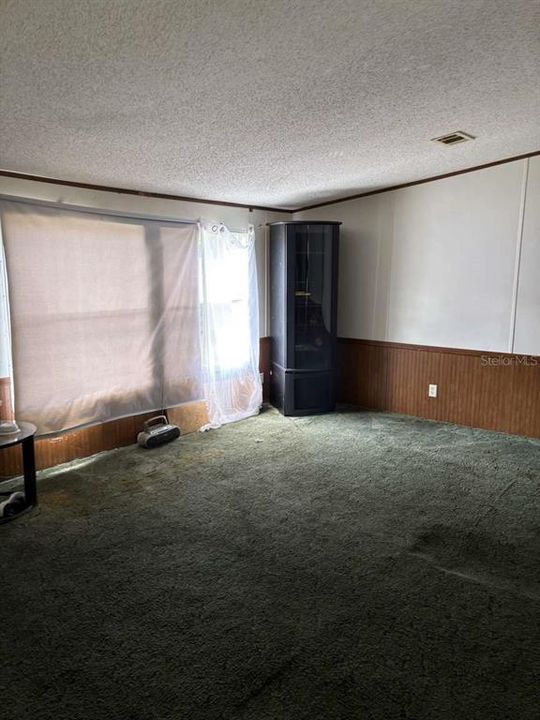 待售: $109,000 (3 贝兹, 2 浴室, 1560 平方英尺)