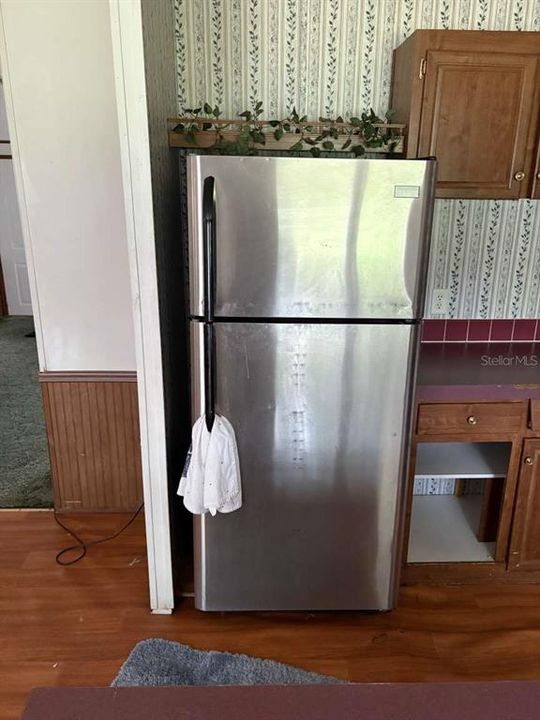 待售: $109,000 (3 贝兹, 2 浴室, 1560 平方英尺)