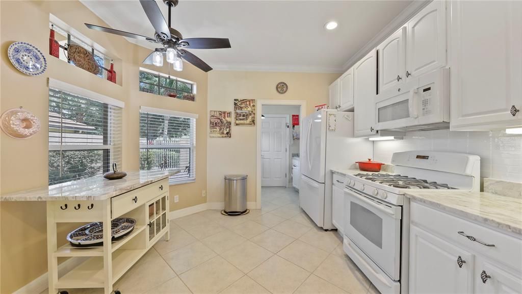 Active With Contract: $454,750 (3 beds, 3 baths, 2182 Square Feet)