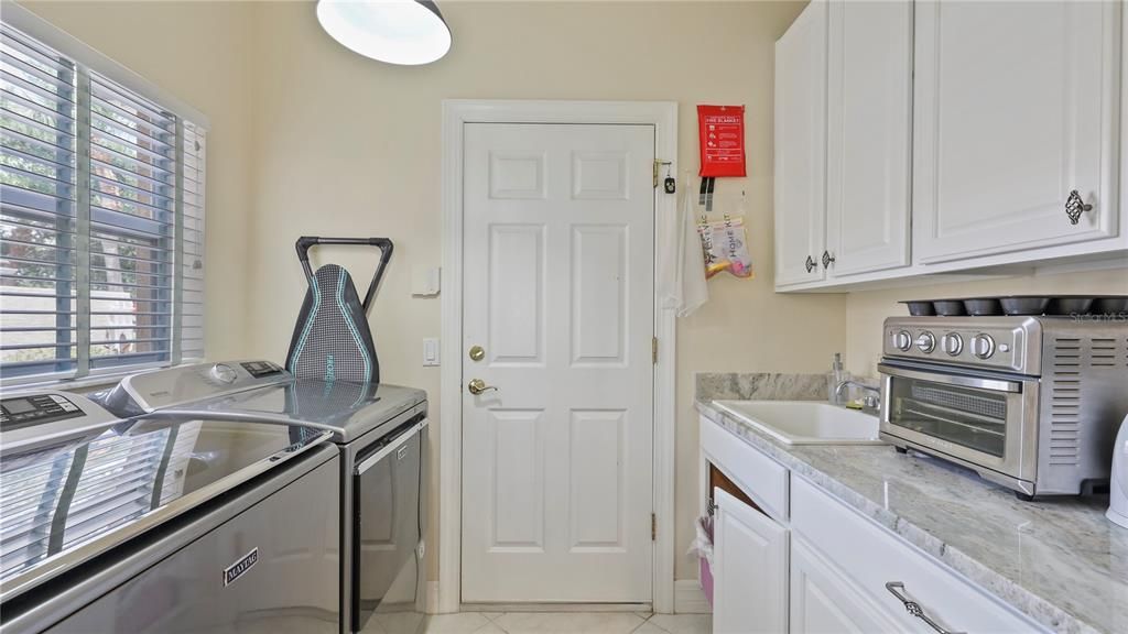 Active With Contract: $454,750 (3 beds, 3 baths, 2182 Square Feet)