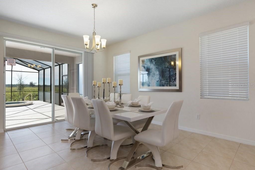 For Sale: $580,000 (5 beds, 4 baths, 2784 Square Feet)