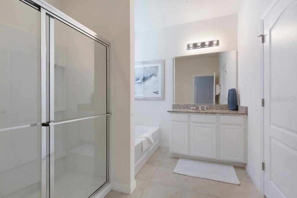 For Sale: $580,000 (5 beds, 4 baths, 2784 Square Feet)