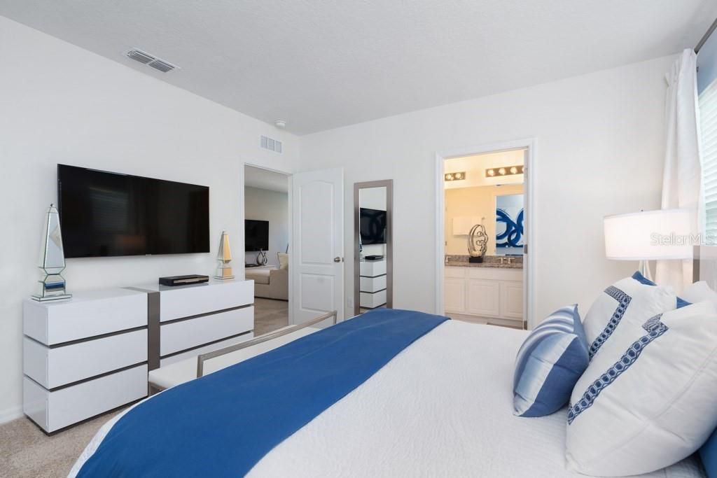 For Sale: $580,000 (5 beds, 4 baths, 2784 Square Feet)