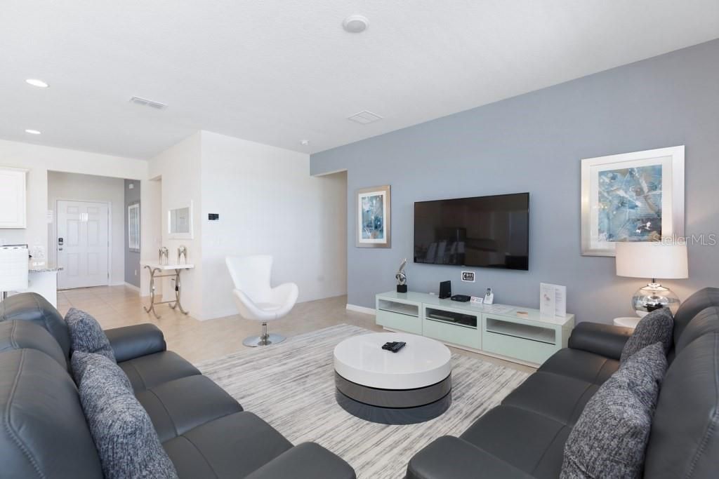 For Sale: $580,000 (5 beds, 4 baths, 2784 Square Feet)