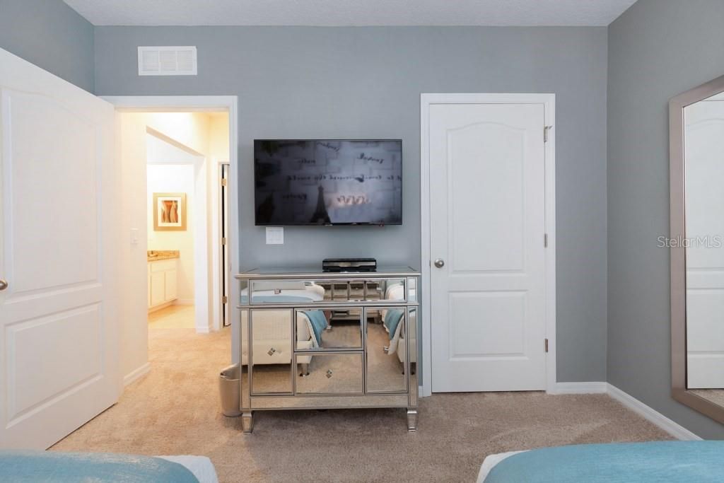 For Sale: $580,000 (5 beds, 4 baths, 2784 Square Feet)