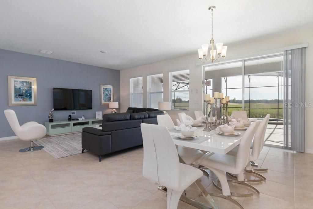 For Sale: $580,000 (5 beds, 4 baths, 2784 Square Feet)