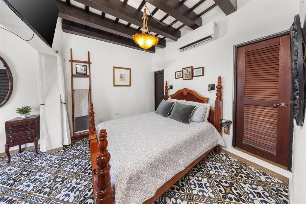 На продажу: $2,900,000 (2 спален, 3 ванн, 2500 Квадратных фут)