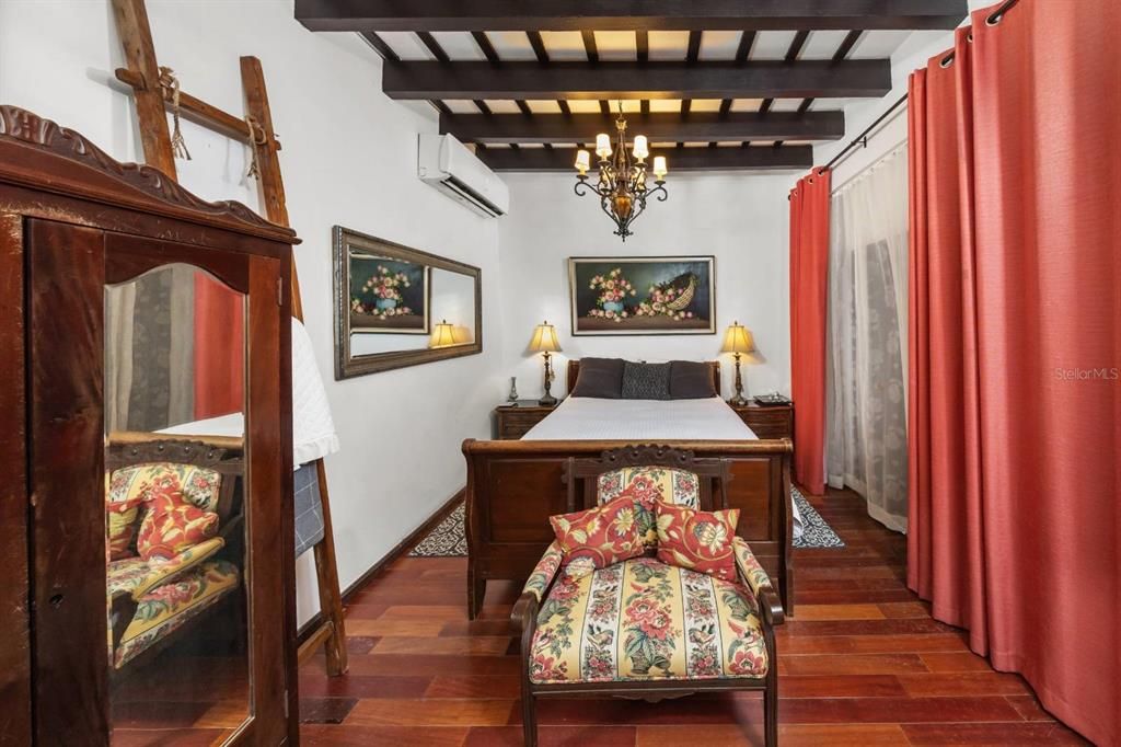 На продажу: $2,900,000 (2 спален, 3 ванн, 2500 Квадратных фут)