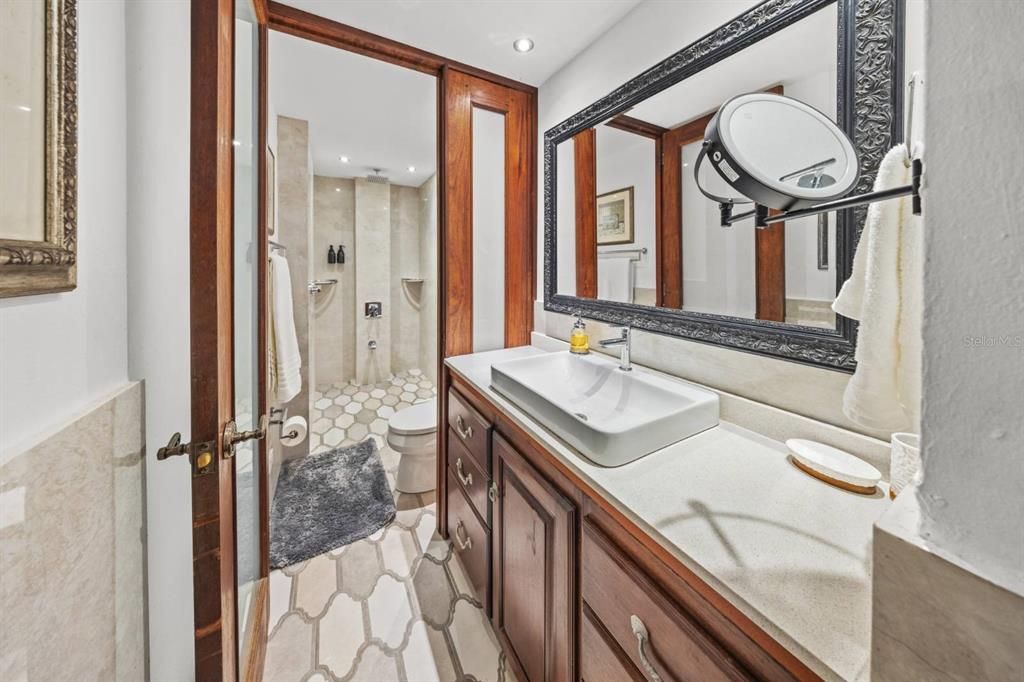 На продажу: $2,900,000 (2 спален, 3 ванн, 2500 Квадратных фут)