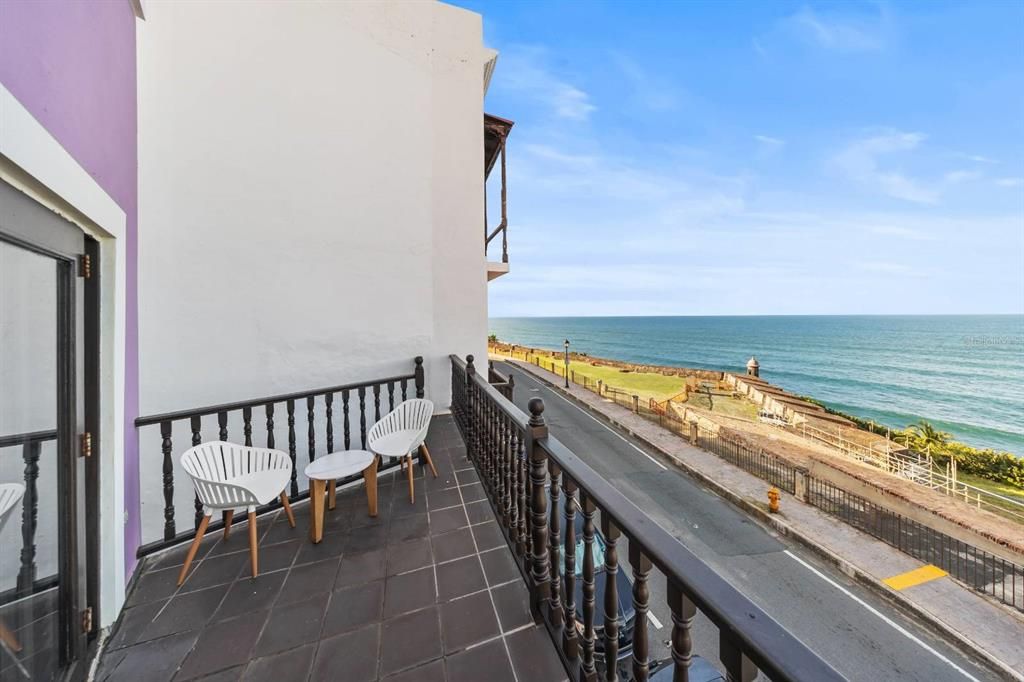 На продажу: $2,900,000 (2 спален, 3 ванн, 2500 Квадратных фут)