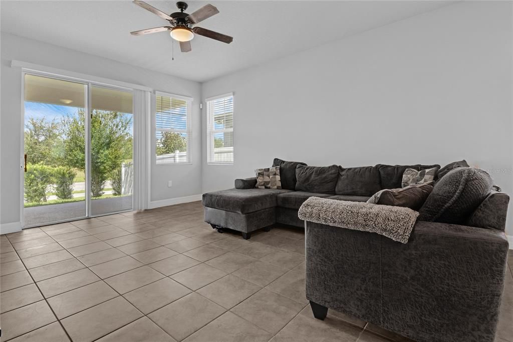 Под контрактом: $375,000 (3 спален, 2 ванн, 1502 Квадратных фут)