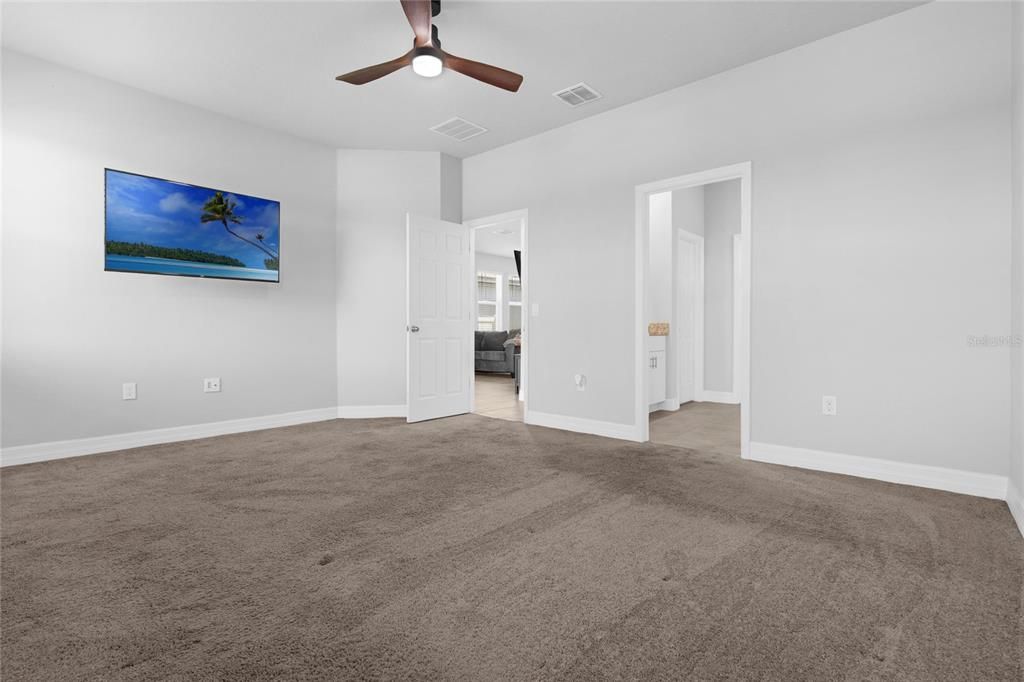 Под контрактом: $375,000 (3 спален, 2 ванн, 1502 Квадратных фут)