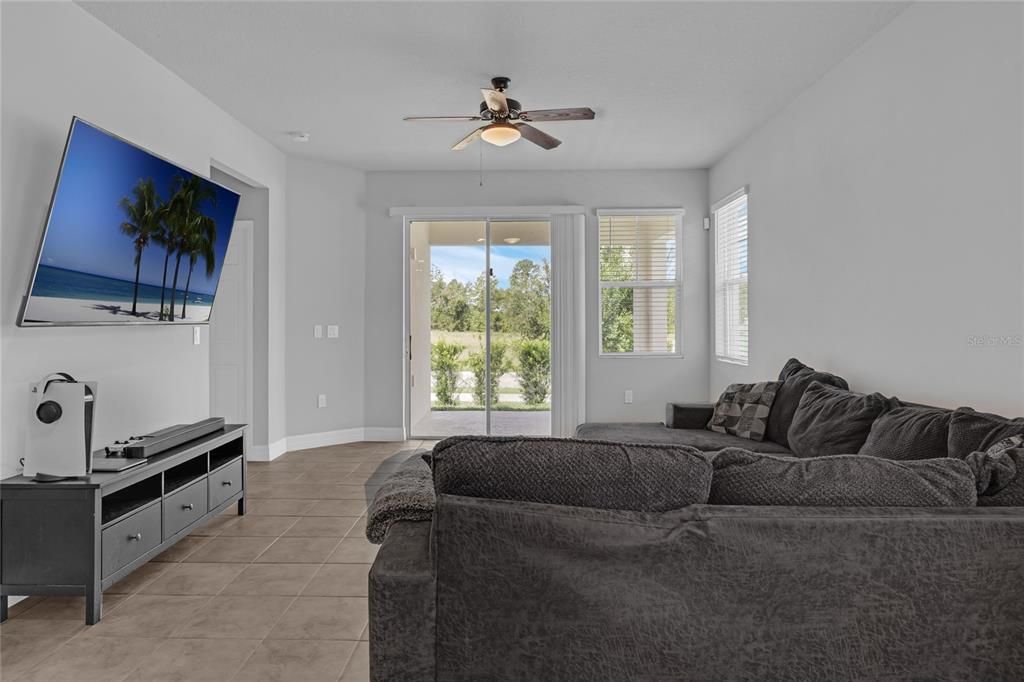 Под контрактом: $375,000 (3 спален, 2 ванн, 1502 Квадратных фут)