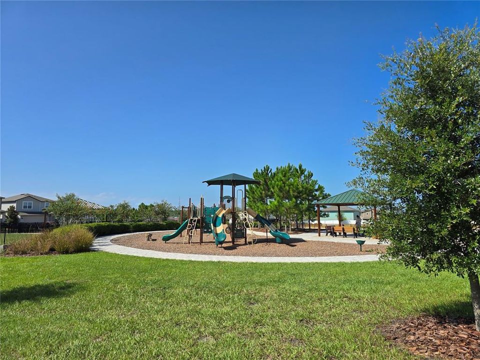 Под контрактом: $375,000 (3 спален, 2 ванн, 1502 Квадратных фут)