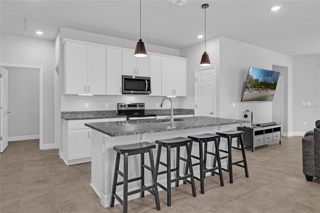 Под контрактом: $375,000 (3 спален, 2 ванн, 1502 Квадратных фут)