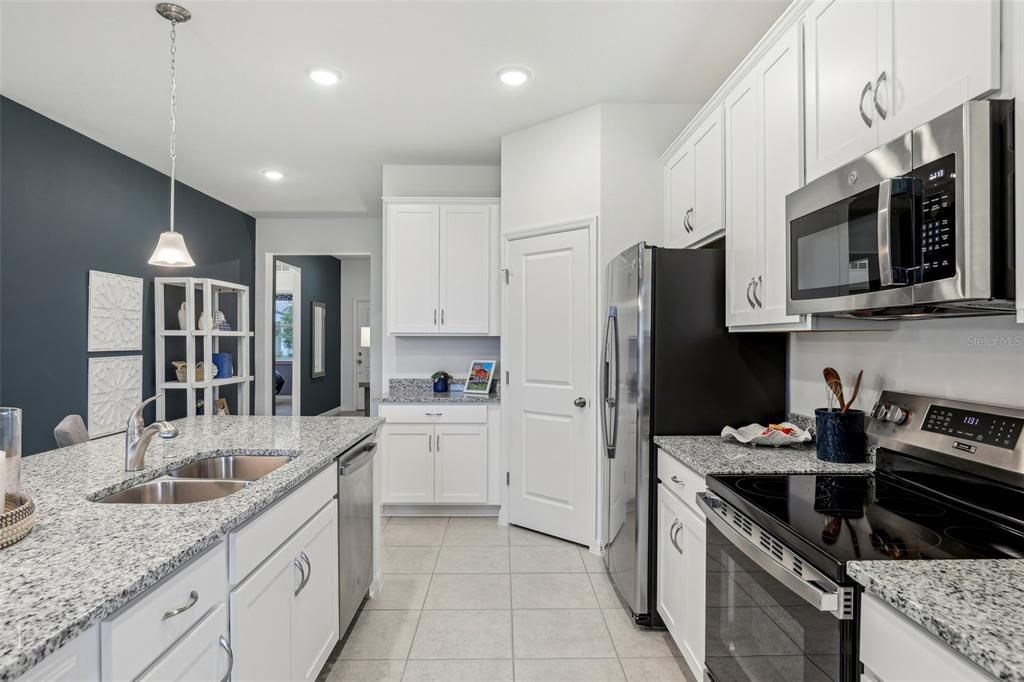 Activo con contrato: $334,979 (3 camas, 2 baños, 1589 Pies cuadrados)