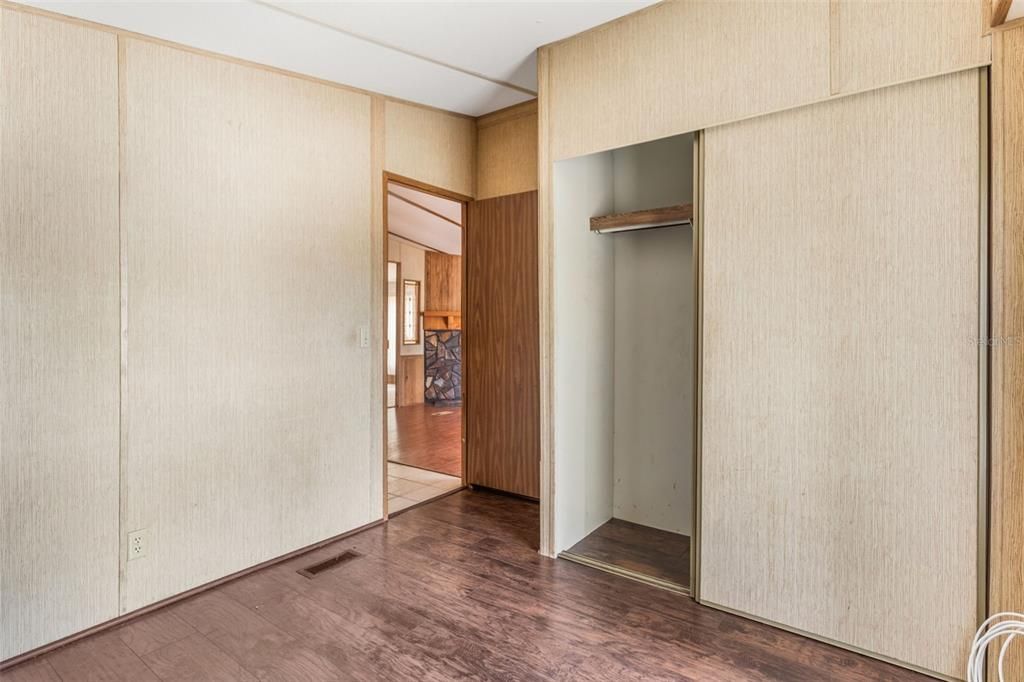 For Sale: $215,000 (3 beds, 2 baths, 1456 Square Feet)