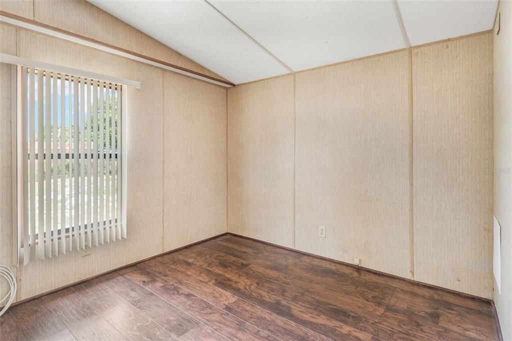 For Sale: $215,000 (3 beds, 2 baths, 1456 Square Feet)