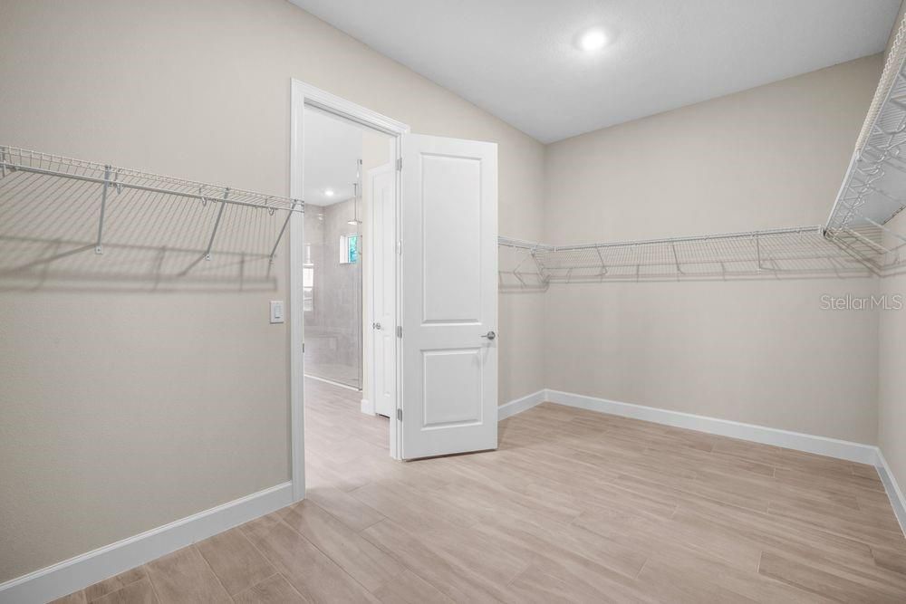 En Venta: $1,648,521 (3 camas, 3 baños, 3145 Pies cuadrados)