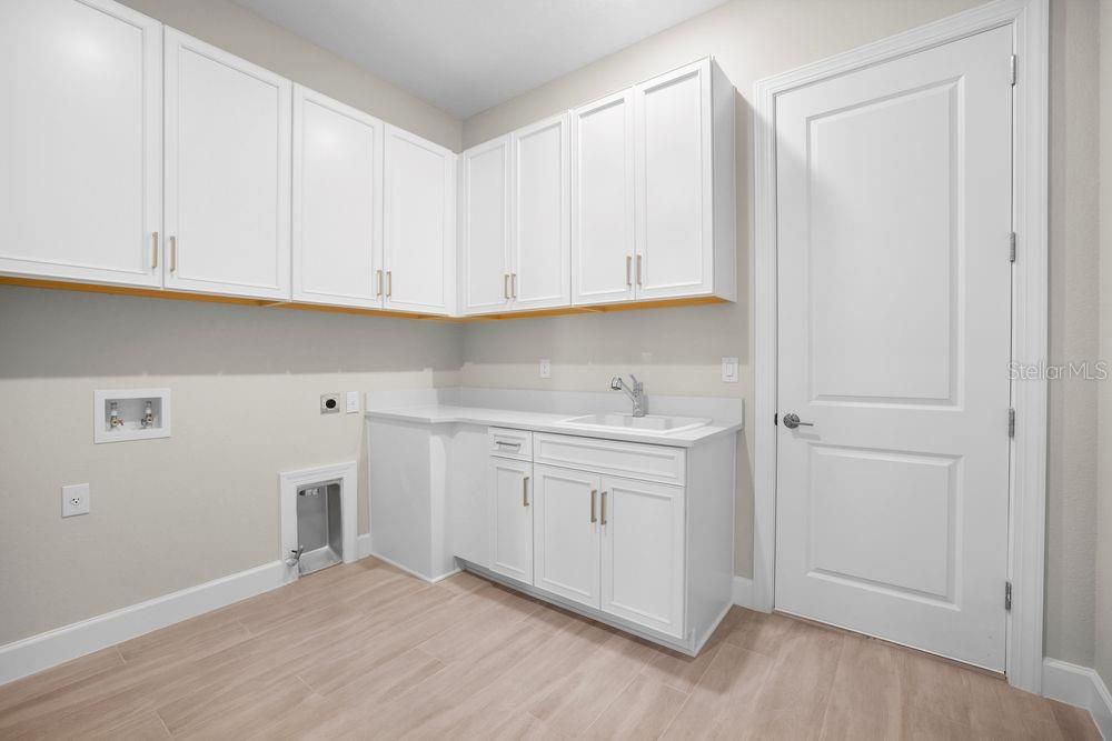 En Venta: $1,648,521 (3 camas, 3 baños, 3145 Pies cuadrados)