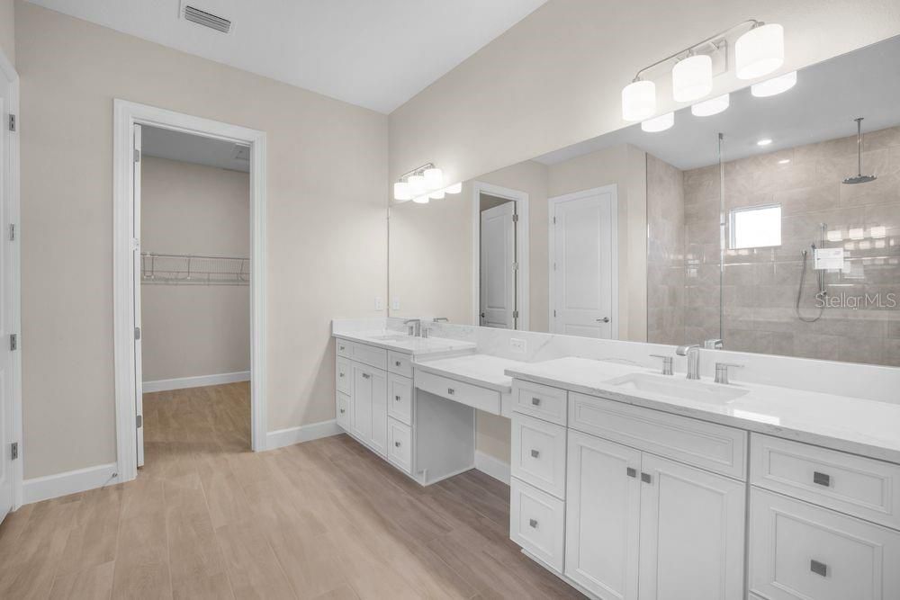 En Venta: $1,648,521 (3 camas, 3 baños, 3145 Pies cuadrados)