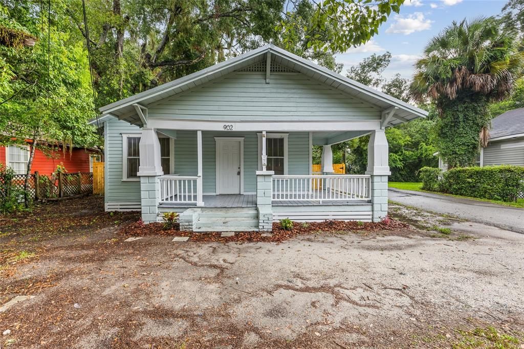 For Sale: $229,900 (2 beds, 1 baths, 847 Square Feet)