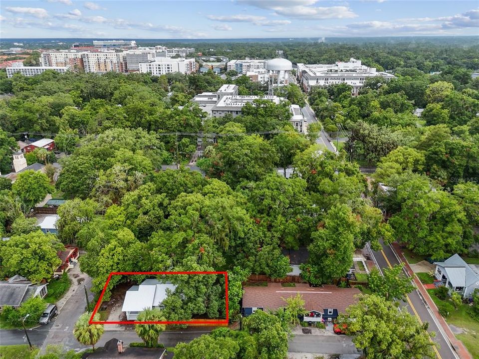 For Sale: $229,900 (2 beds, 1 baths, 847 Square Feet)